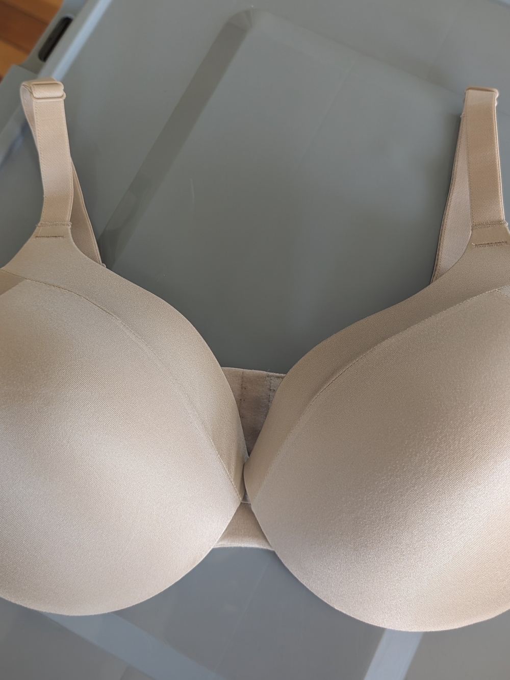 NWOT Maidenform Beige T-Shirt Bra - Smooth Molded Cups 36DD
